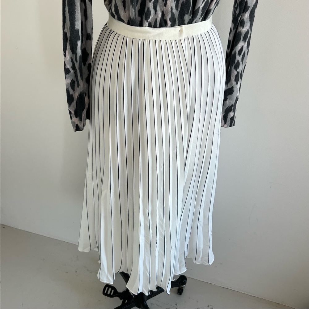 NWT The White Company Pleated white skirt - Picture 7 of 10